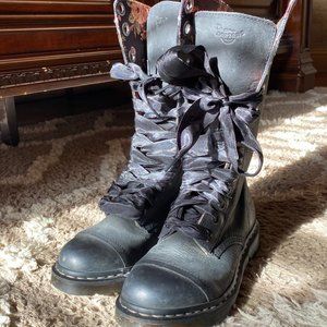 Dr. Martens Women's Black Floral Lined Triumph 1914 Boot Size 8